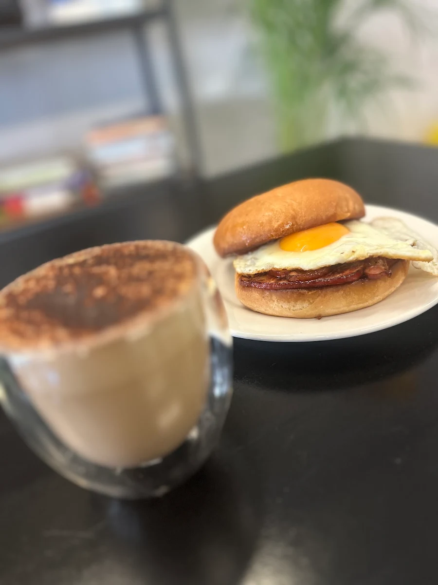 Highlights, Cafe Julz
