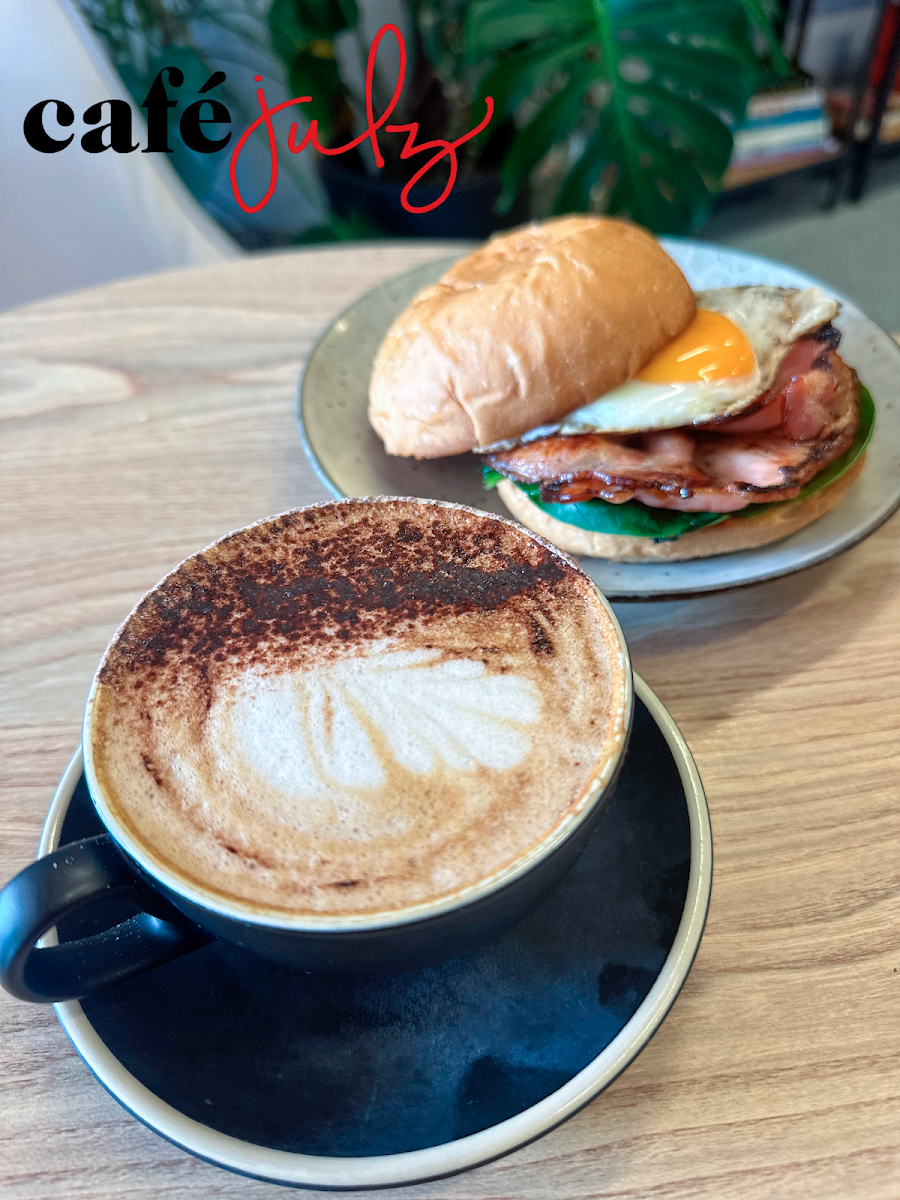 Highlights, Cafe Julz