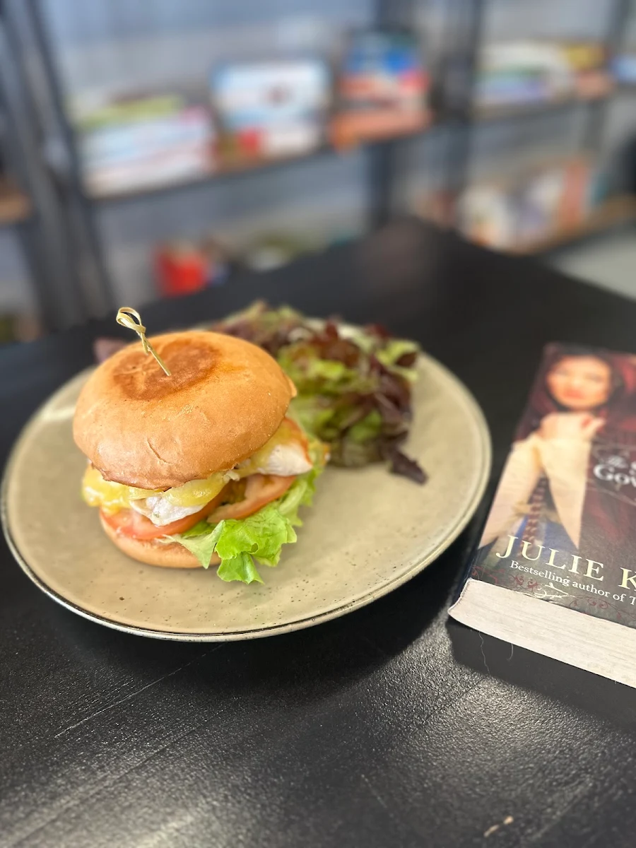 Highlights, Cafe Julz