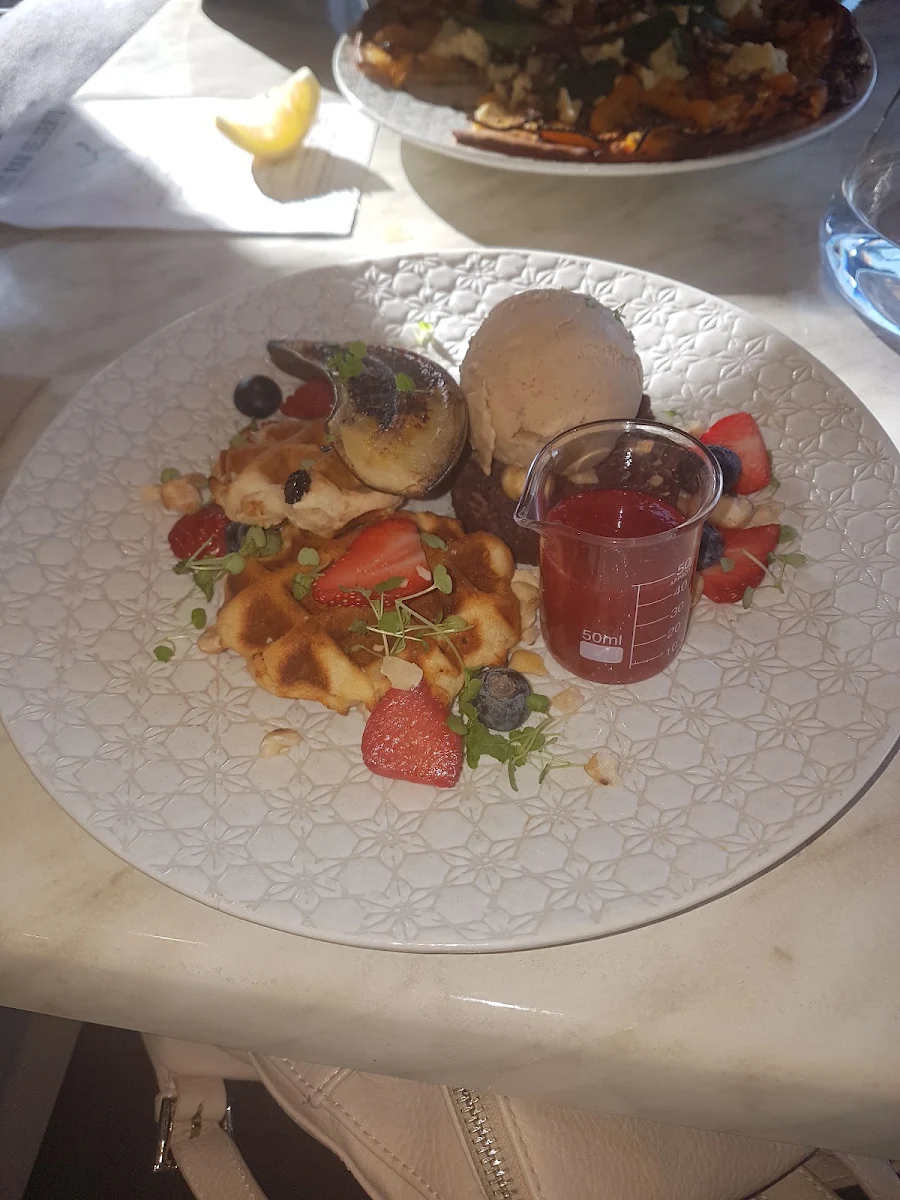 Waffles, Serotonin Eatery