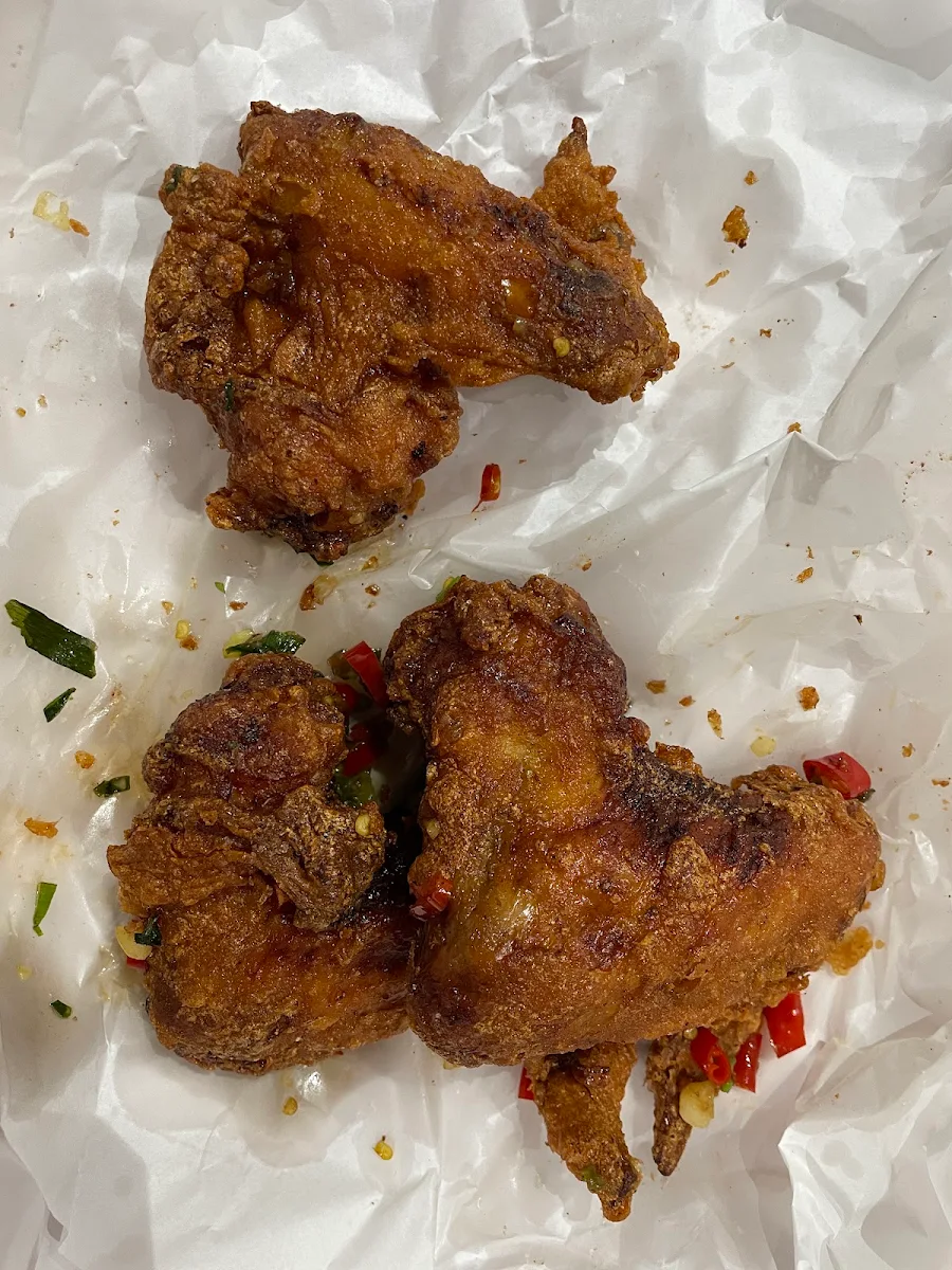Deep Fried Spicy Chicken Wings