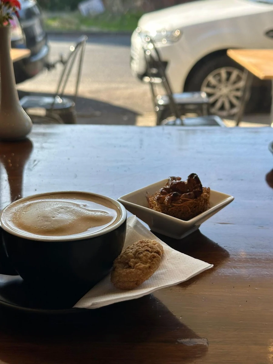 Latte, Pope berry palace