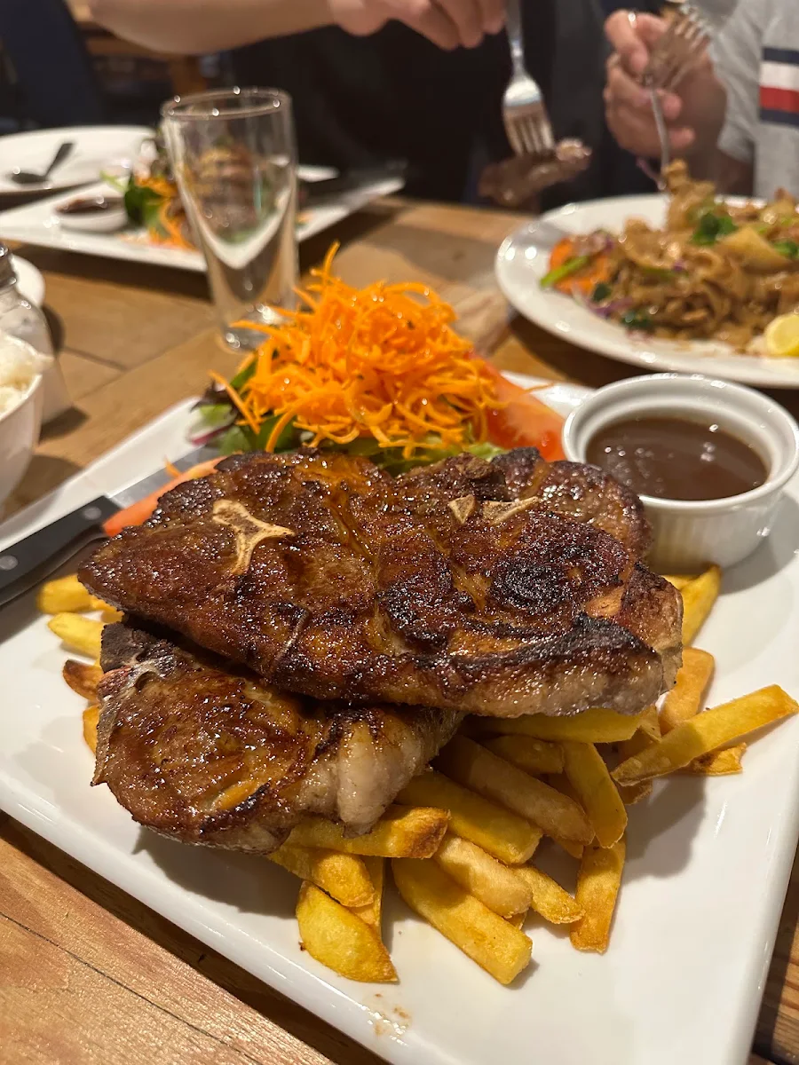 Highlights, Kinnaree Thai Restaurant