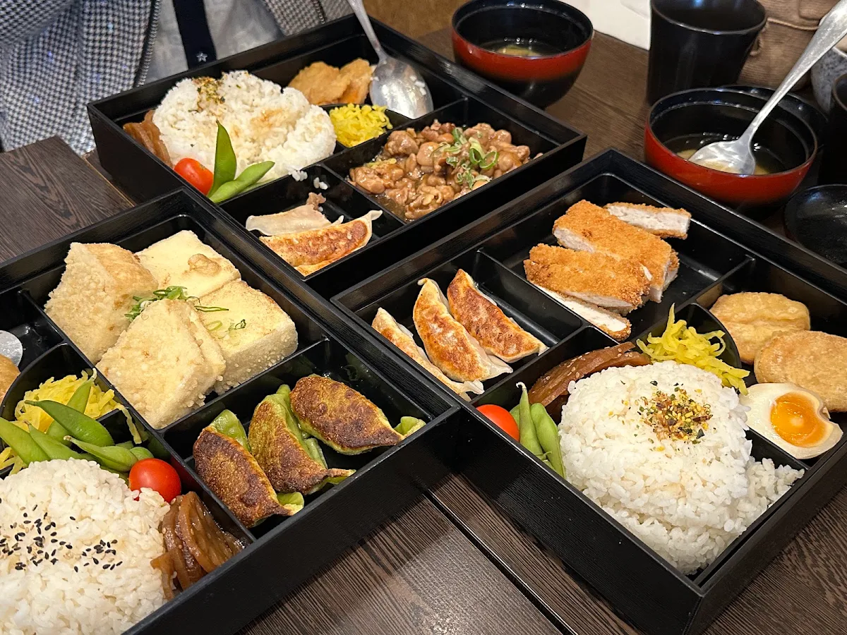 Highlights, Benton Bento
