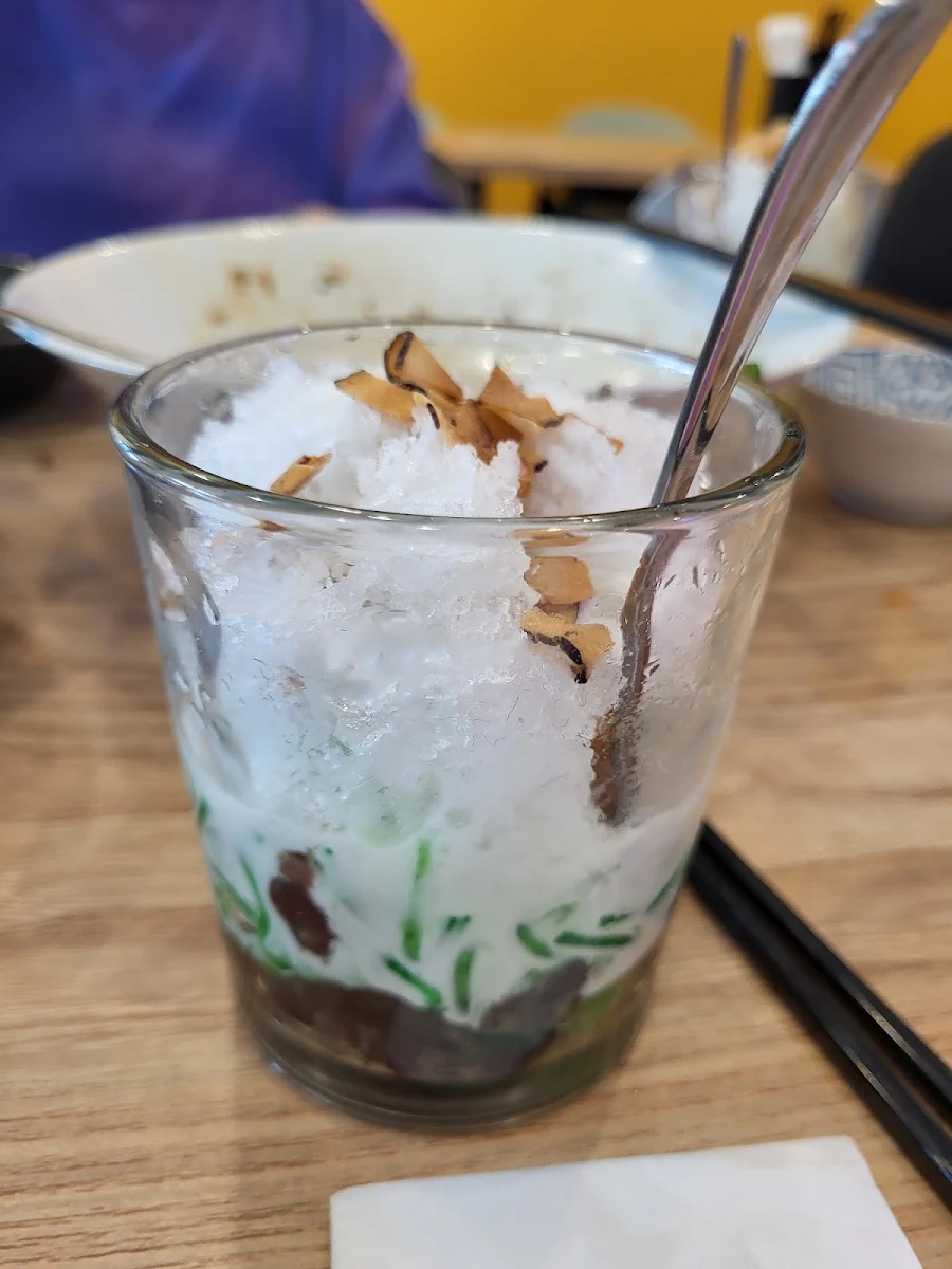 Highlights, Hippo Noodle House