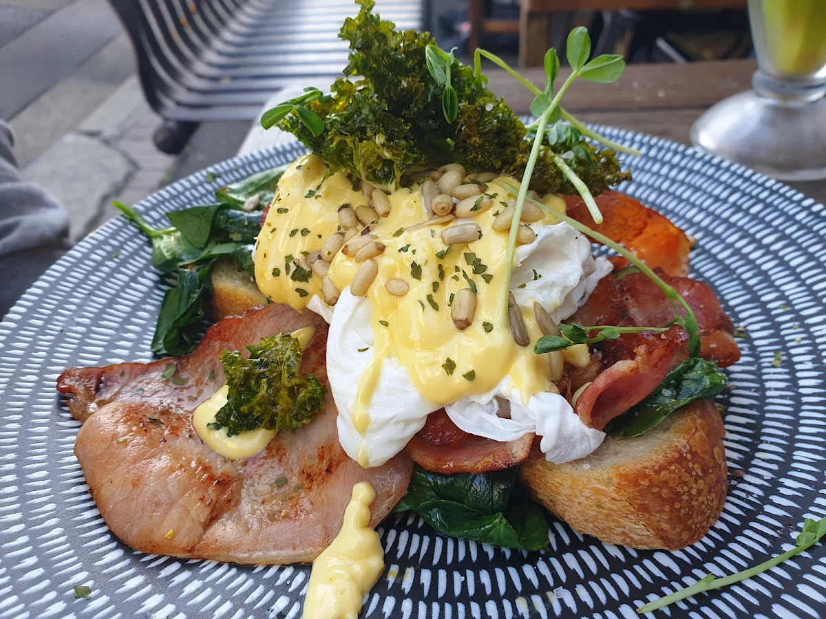 Eggs Florentine, Sanctum Cafe