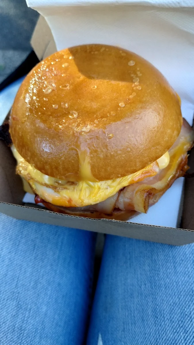 Bacon & Egg Roll, Majesty Coffee