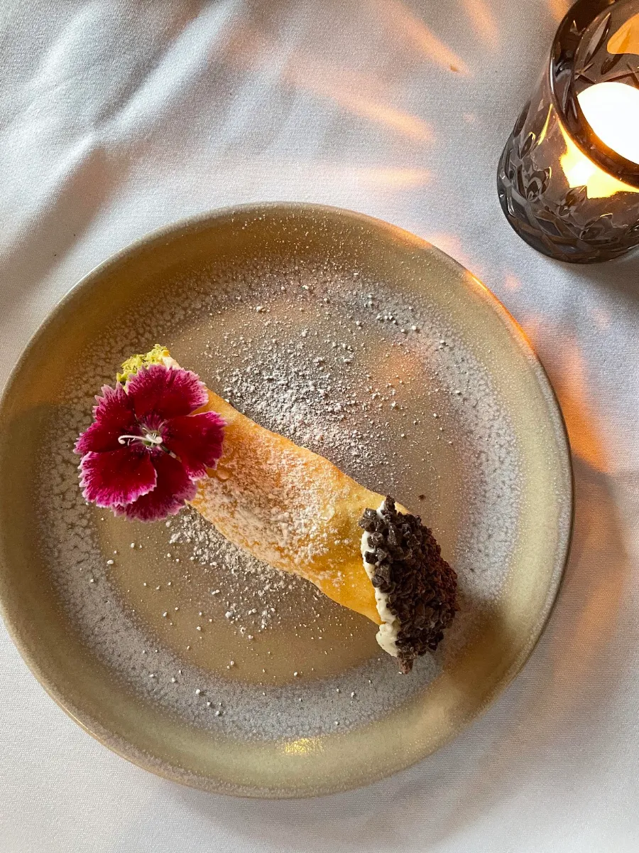 Cannoli, TÁVOLA Restaurant