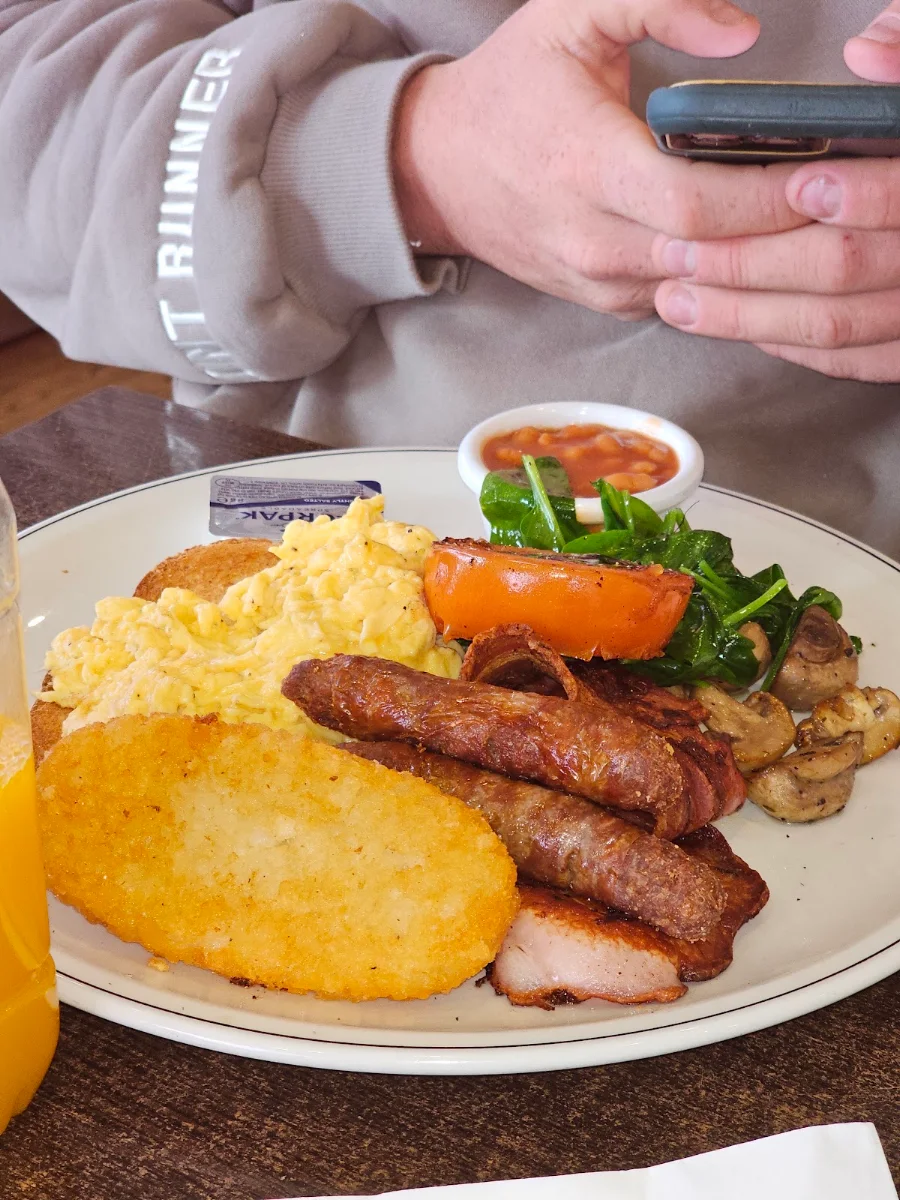 Big Breakfast, Cafe Lucio