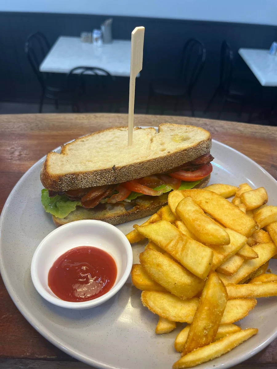 Grilled Cheese Toastie with Chips