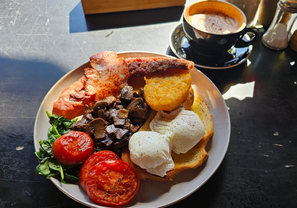Big Breakfast, Hug a Mug Cafe
