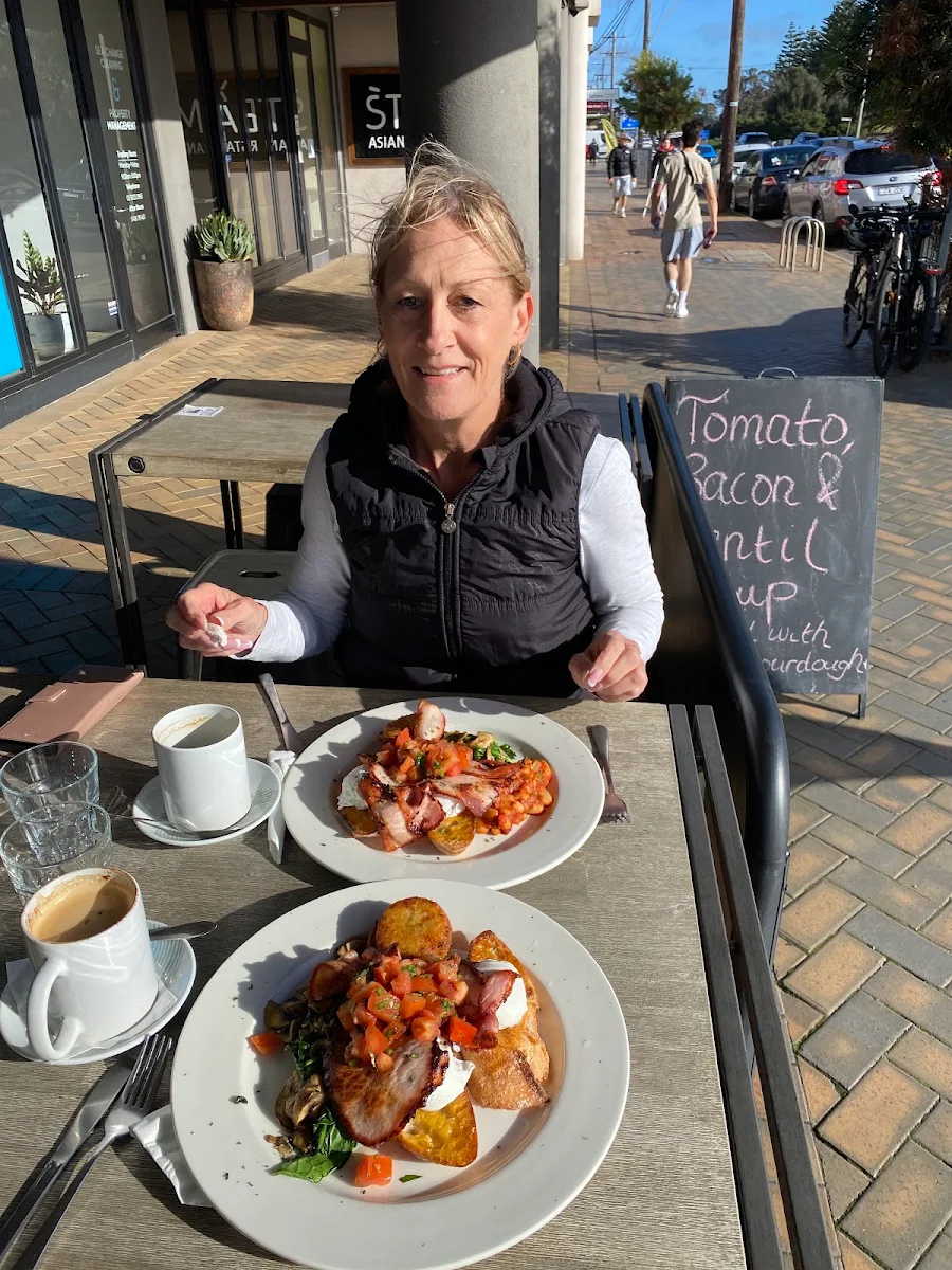 Full Breki, Hapi Cafe & Restaurant Rye