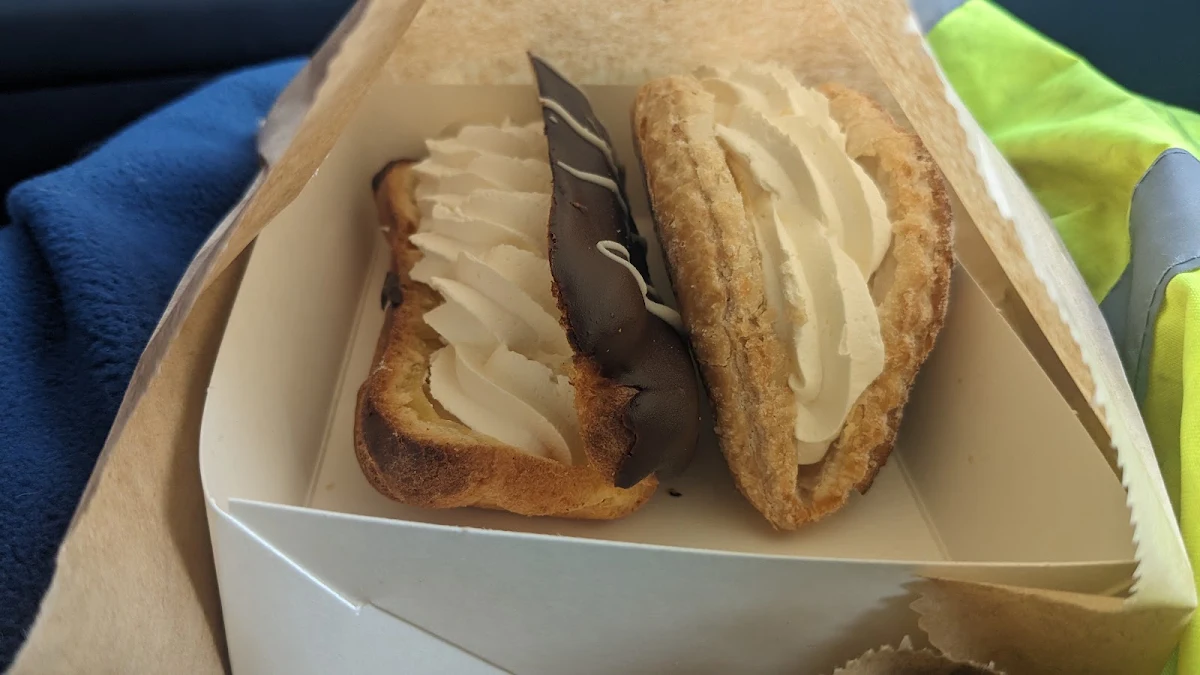 Highlights, Cakes Delight & Café