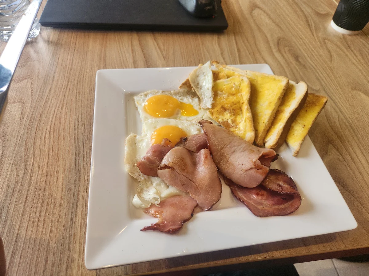 Highlights, Cakes Delight & Café