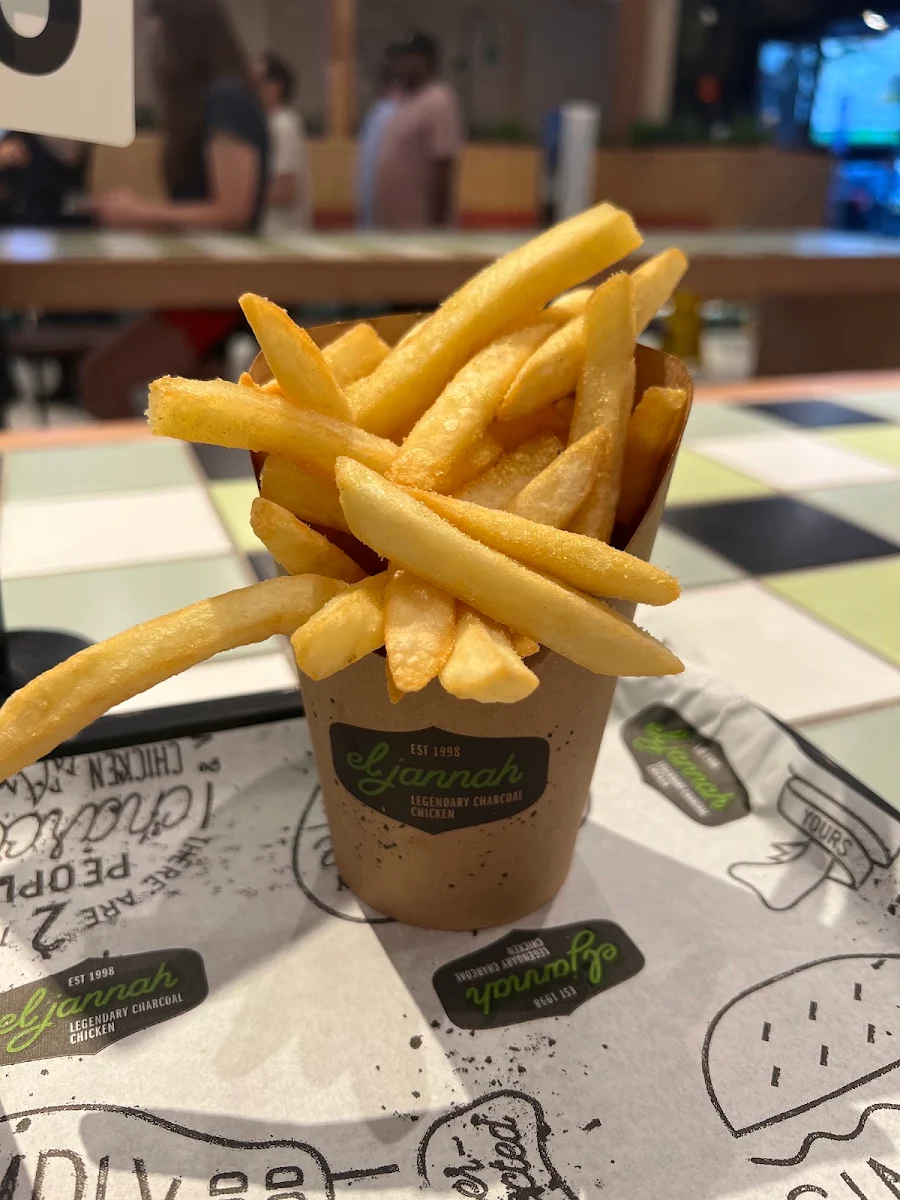 Small Chips and Garlic Sauce