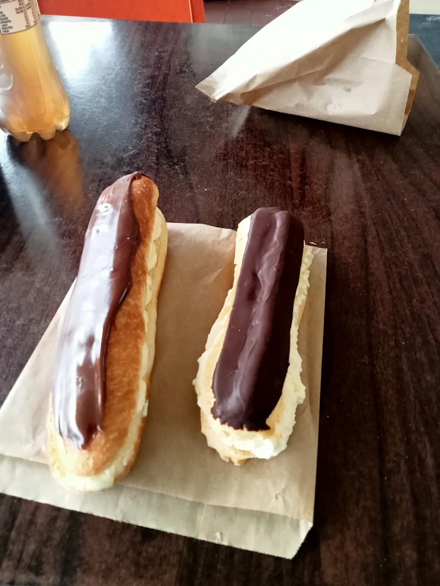 Chocolate Eclair & Chocolate Log