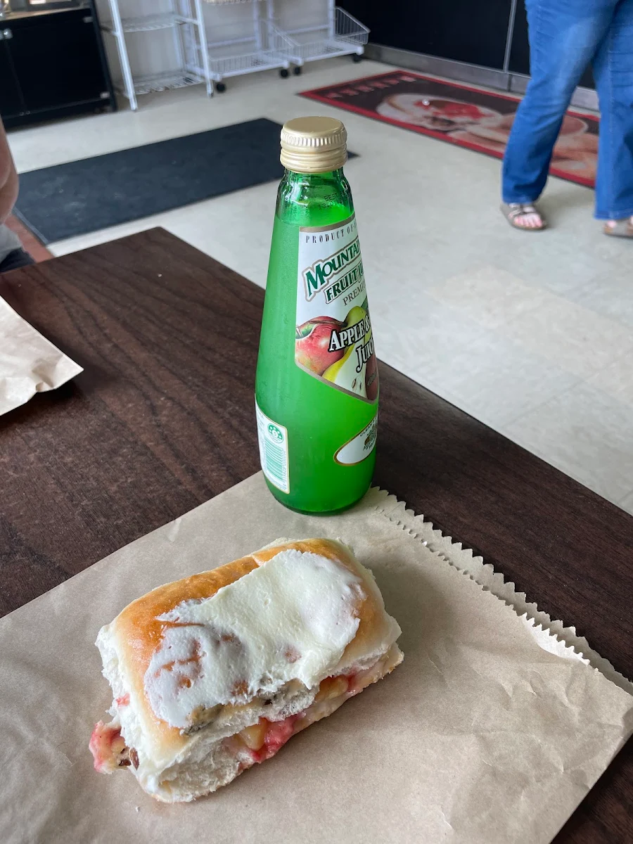 Highlights, Andy's Bakery