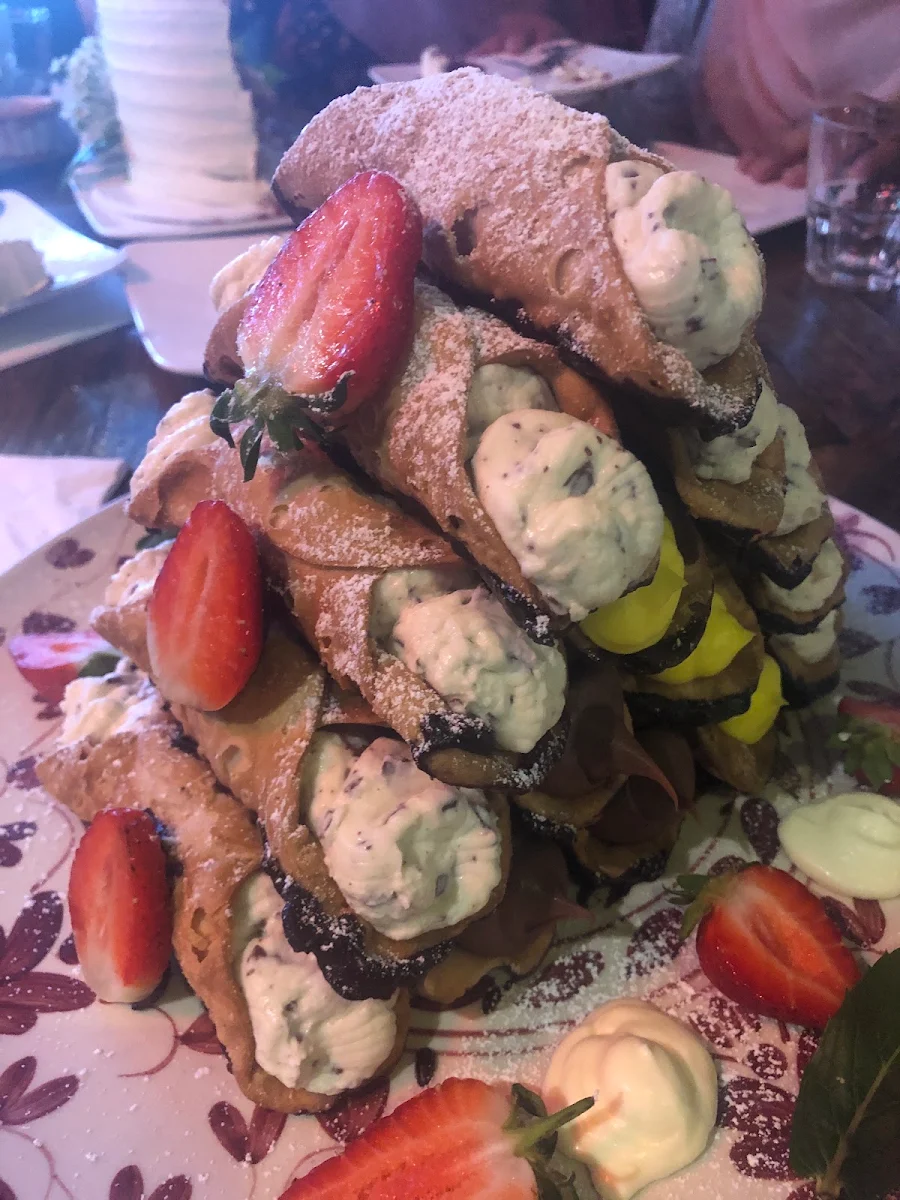 Cannoli, Criniti's Castle Hill