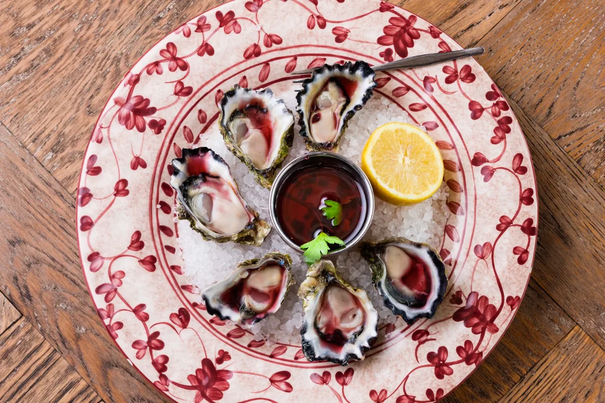Oysters, Criniti's Castle Hill