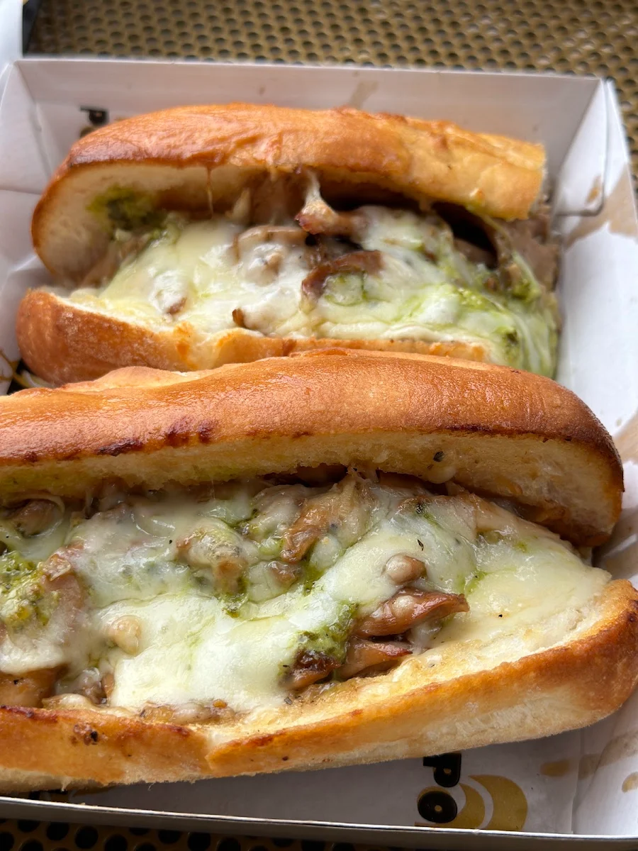And Gravy Roll, Pollo rotisserie