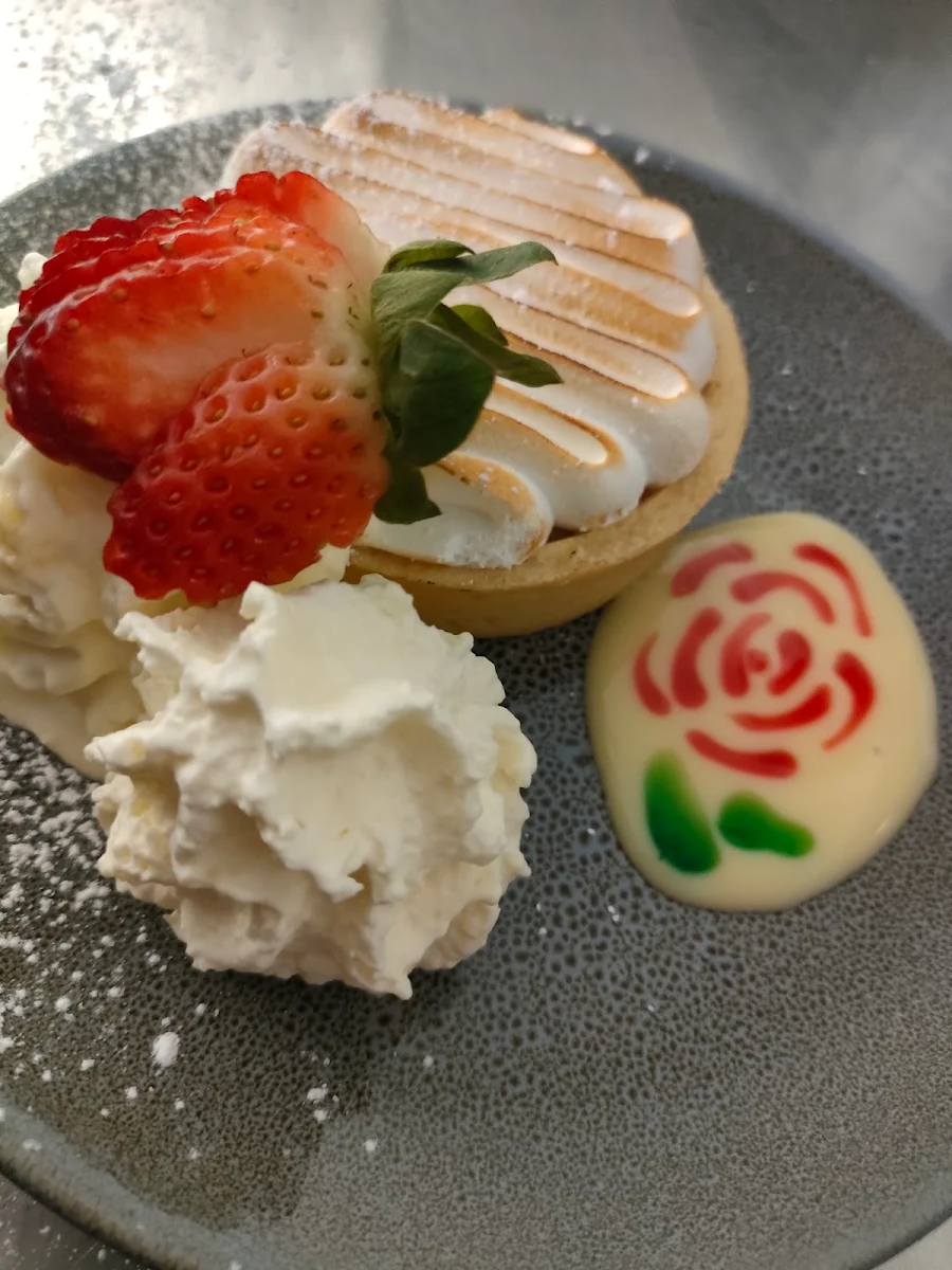 Lemon Meringue, Zora Cafe