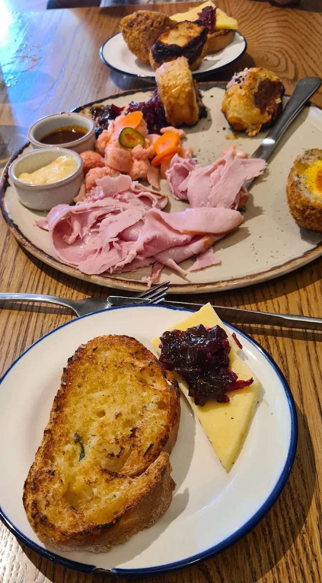 Ploughmans, Earl of Leicester Hotel