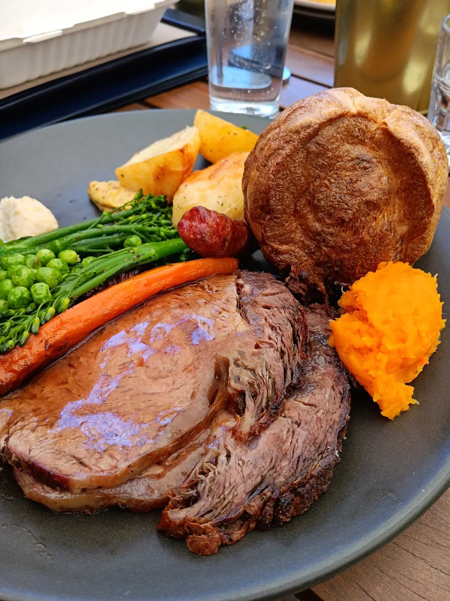 Roast Beef, Earl of Leicester Hotel