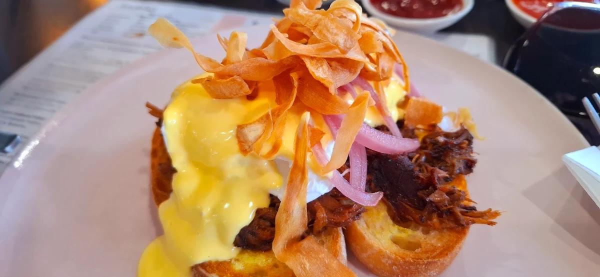 Brisket Benedict, Lilin & co