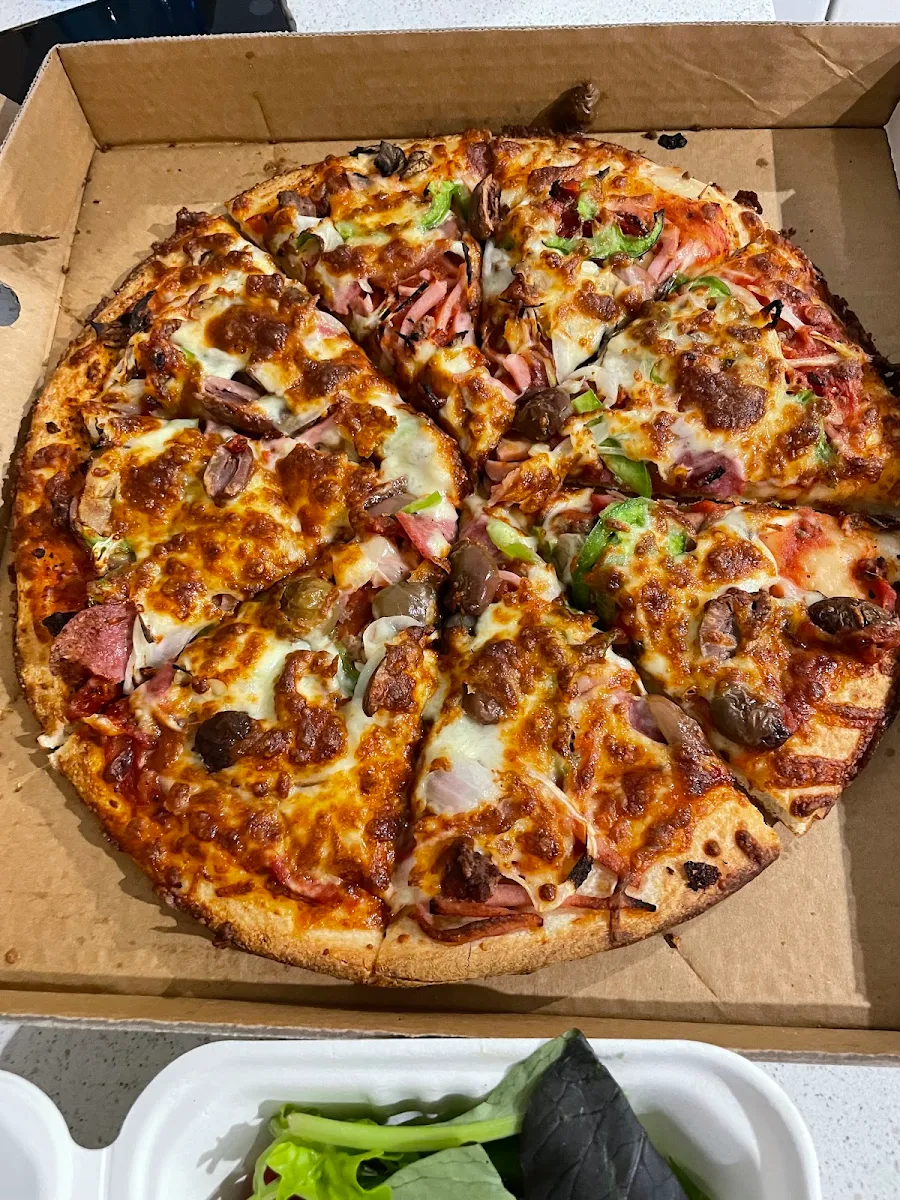 Highlights, Mal's Pizza Bite