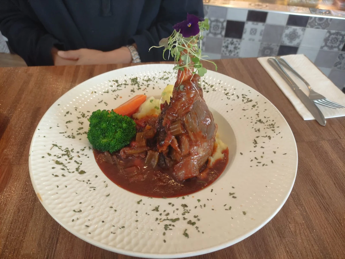 Lamb Shank, Charthouse Cafe