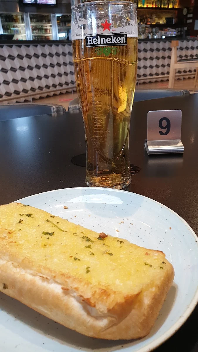 Garlic Bread, The Highlander