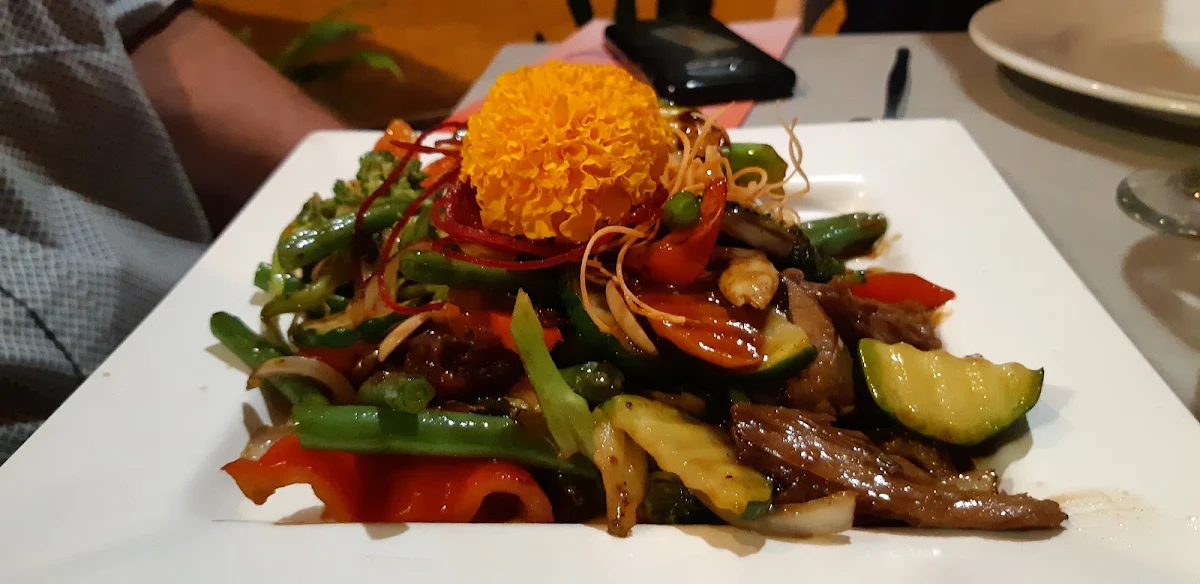 Duck & Almonds, Thai Frenzy on Buderim