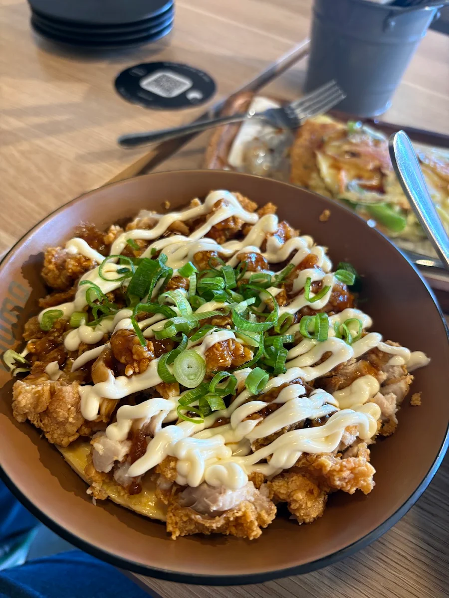 Classic, Momo Chicken