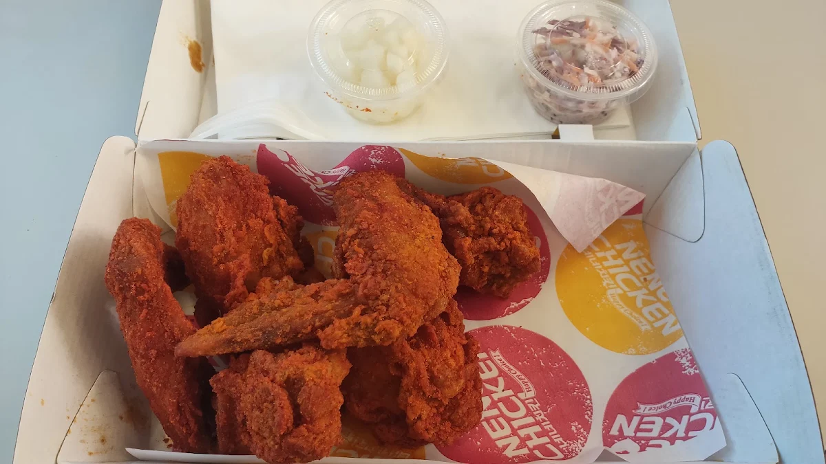 Chicken Wings, NeNe Chicken M-City