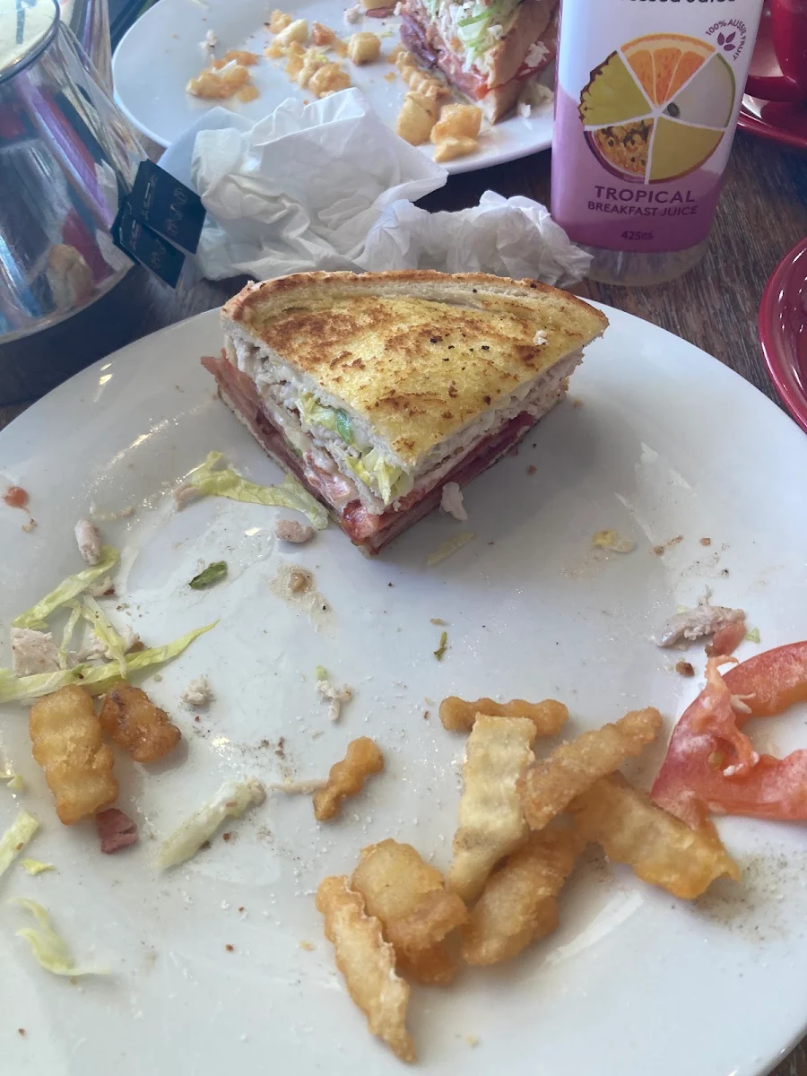 Highlights, Cafe Manhattan