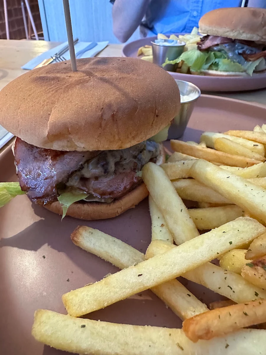 Highlights, PIGLET BAR AND EATERY
