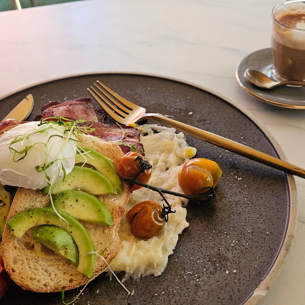 Breakfast, Heimish bleu cafe