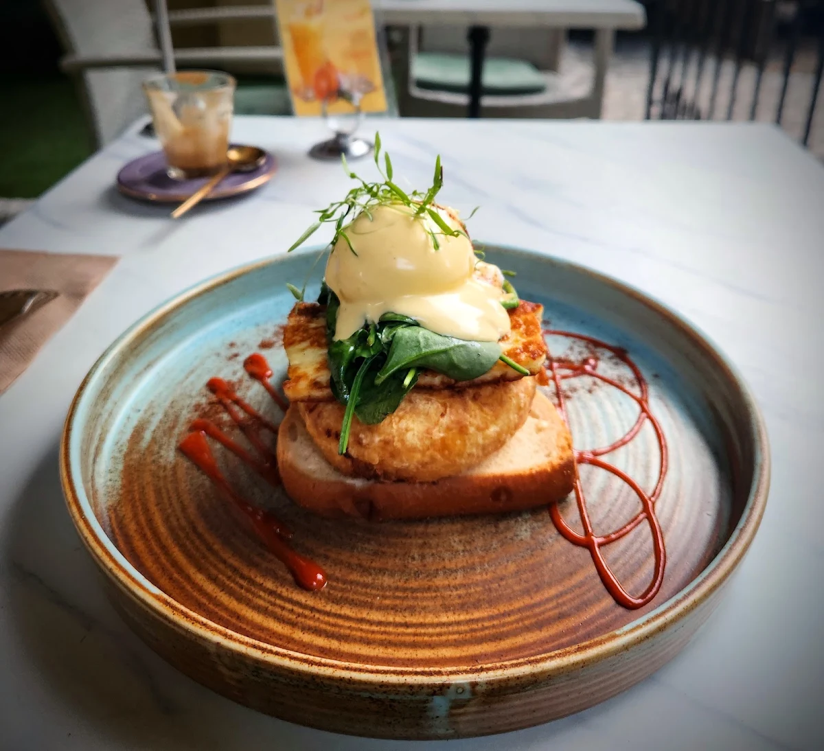 Highlights, Heimish bleu cafe