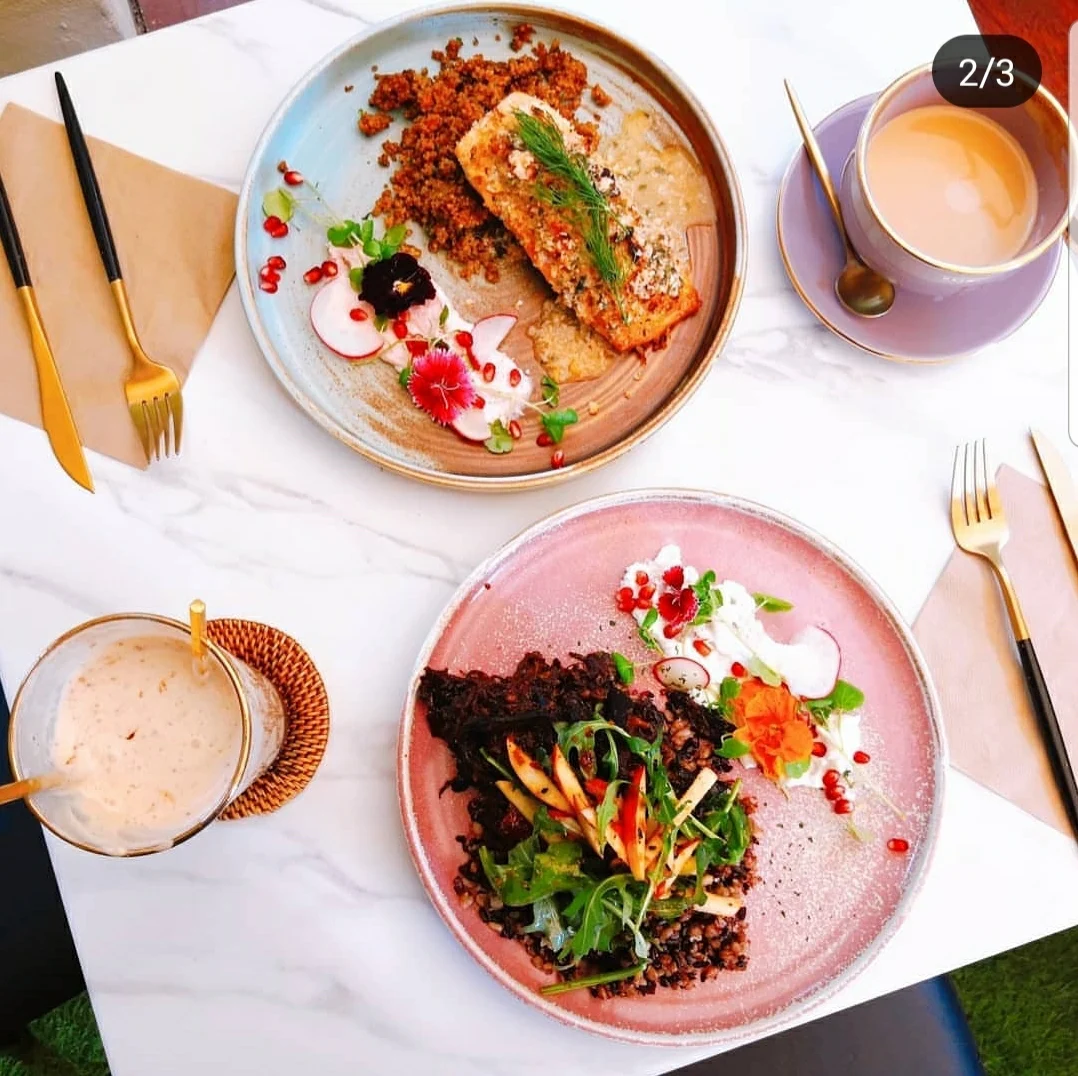 Highlights, Heimish bleu cafe