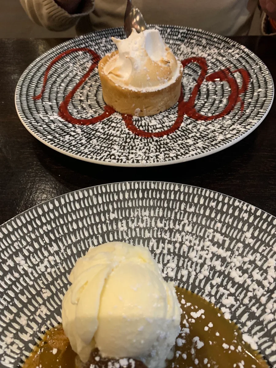 Cake, Shoppingtown Hotel