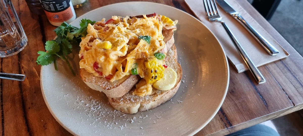 Bacon Chilli Scrambled Eggs