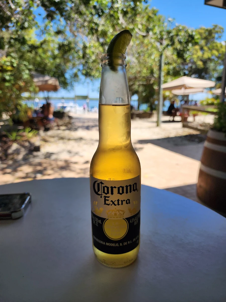 Corona, Tipplers cafe