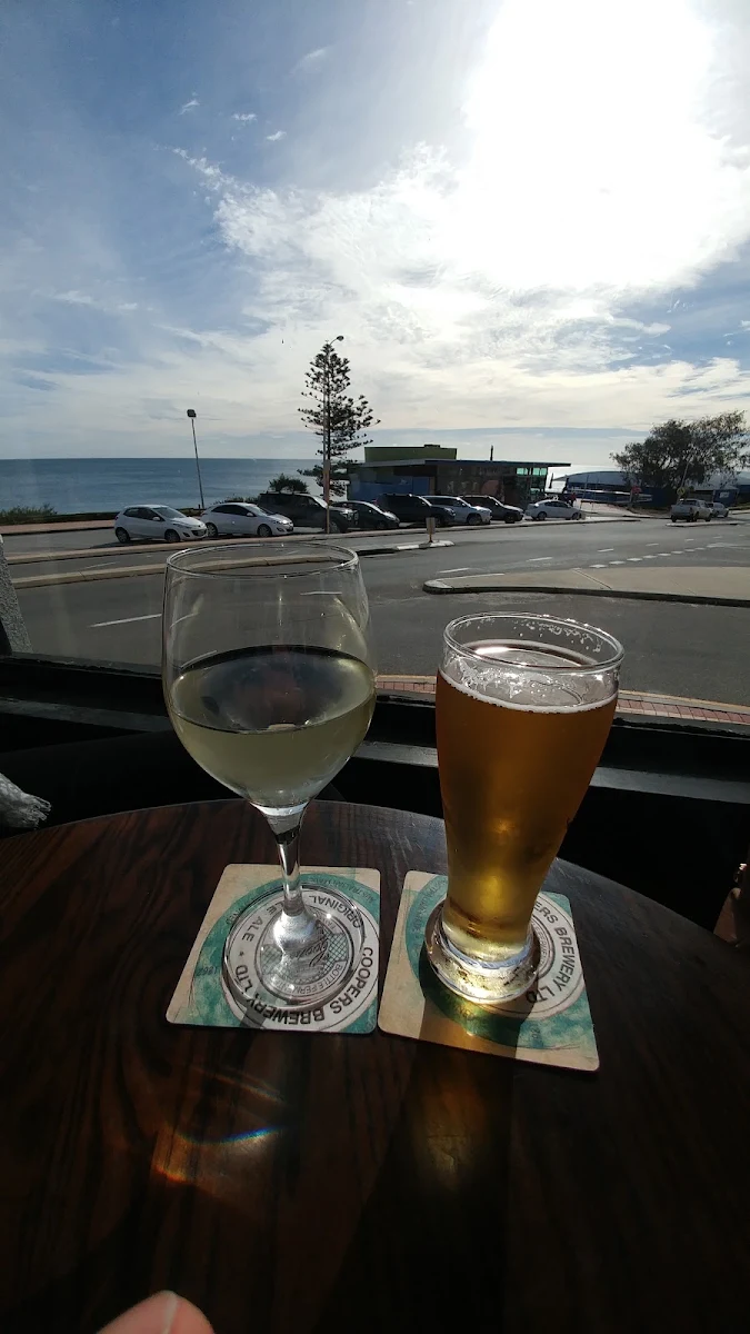 Highlights, Saloon Bar Ocean Beach Hotel