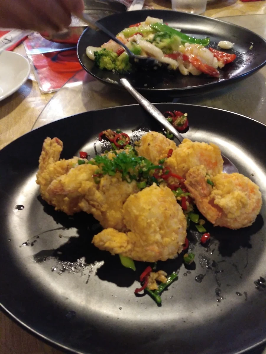 Highlights, Happy Sun Restaurant