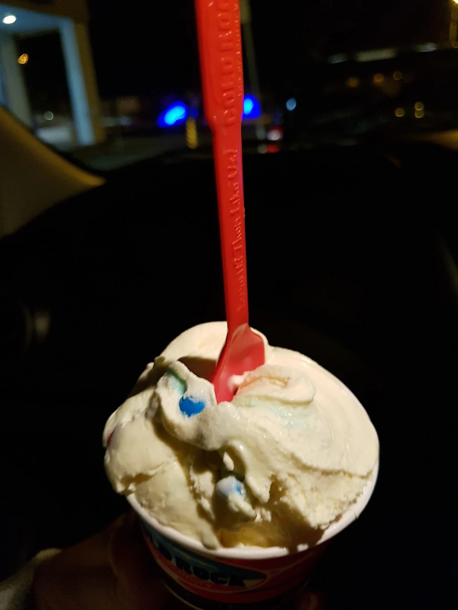 Vanilla Ice Cream w mnms