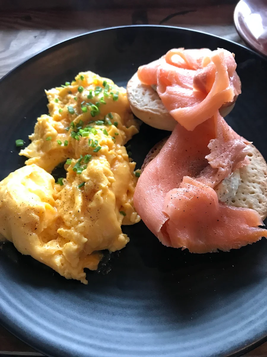 Scrambled Eggs & Smoked Salmon