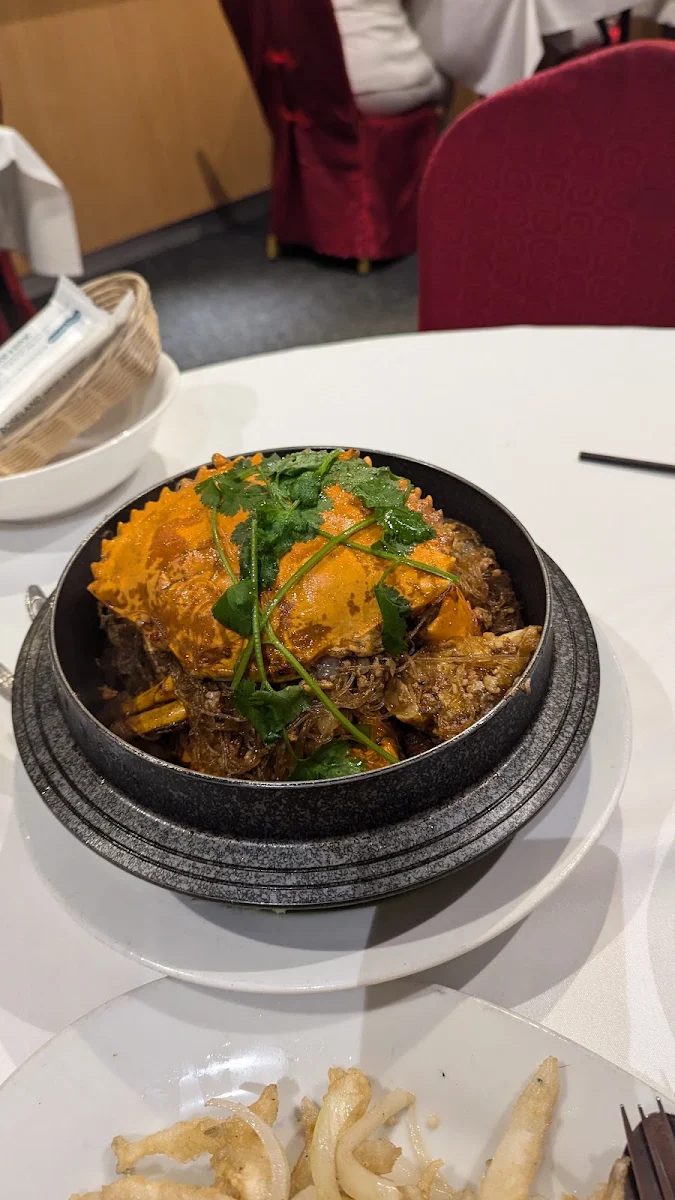 Mud Crab Pork Mince and Noodles in Clay Poy