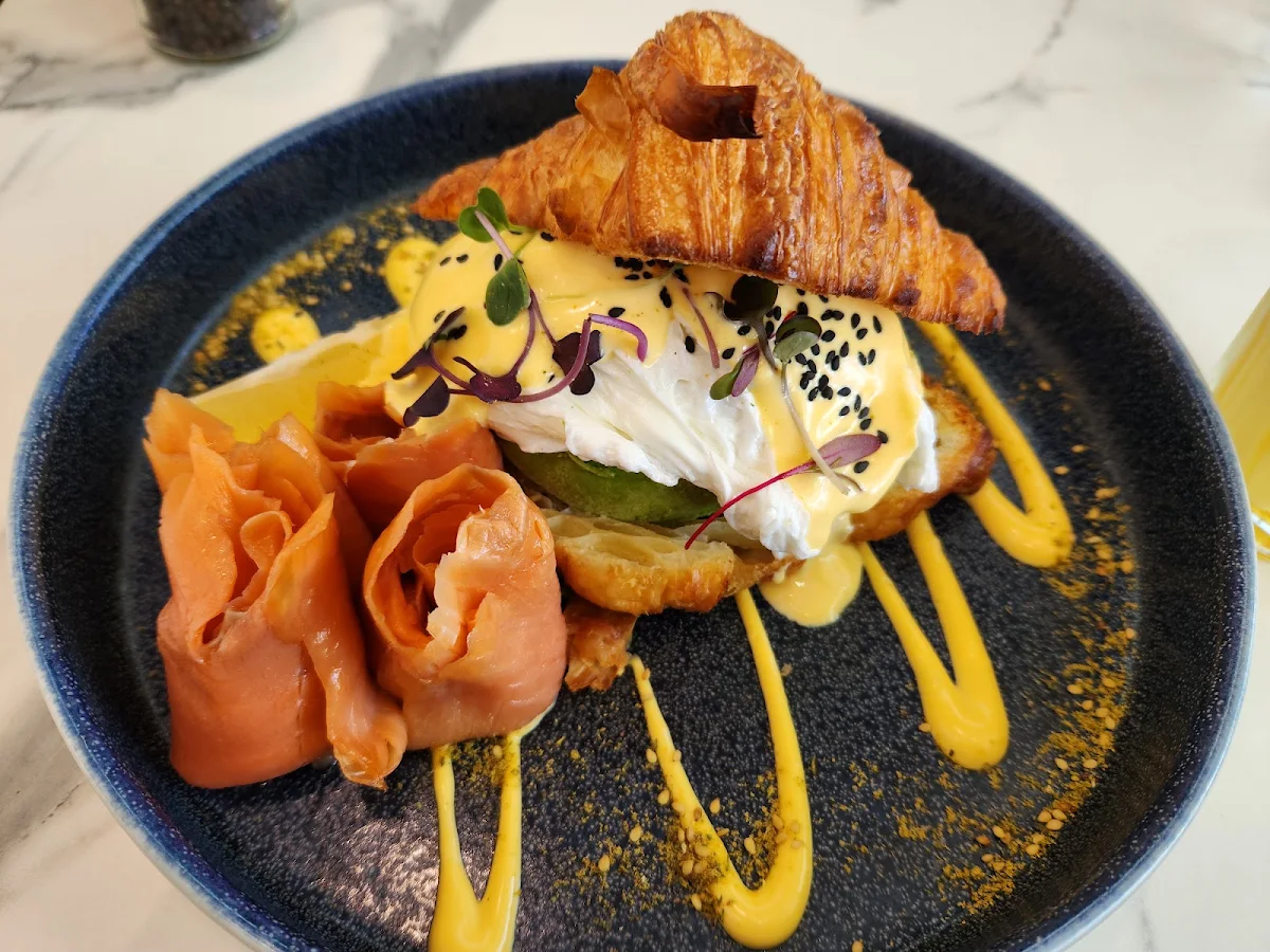 Croissant Avocado