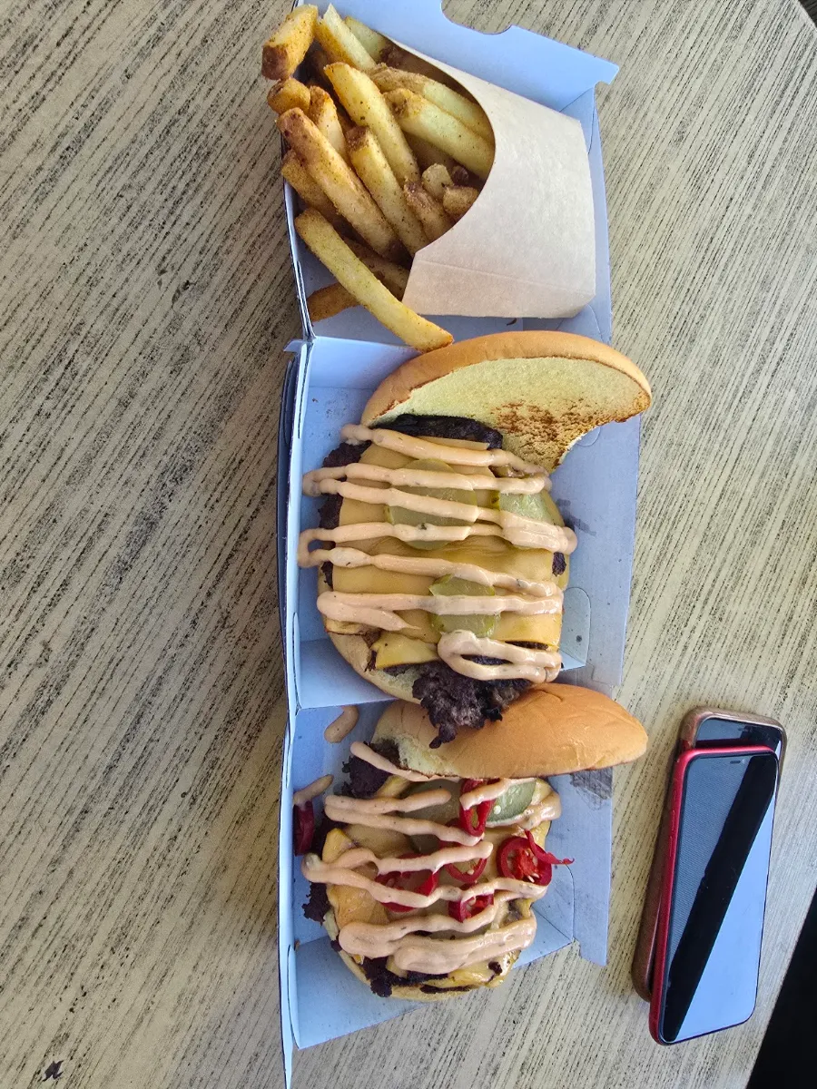 Highlights, SMASH Burger Club x SLAPPIN’ Hot Chicken