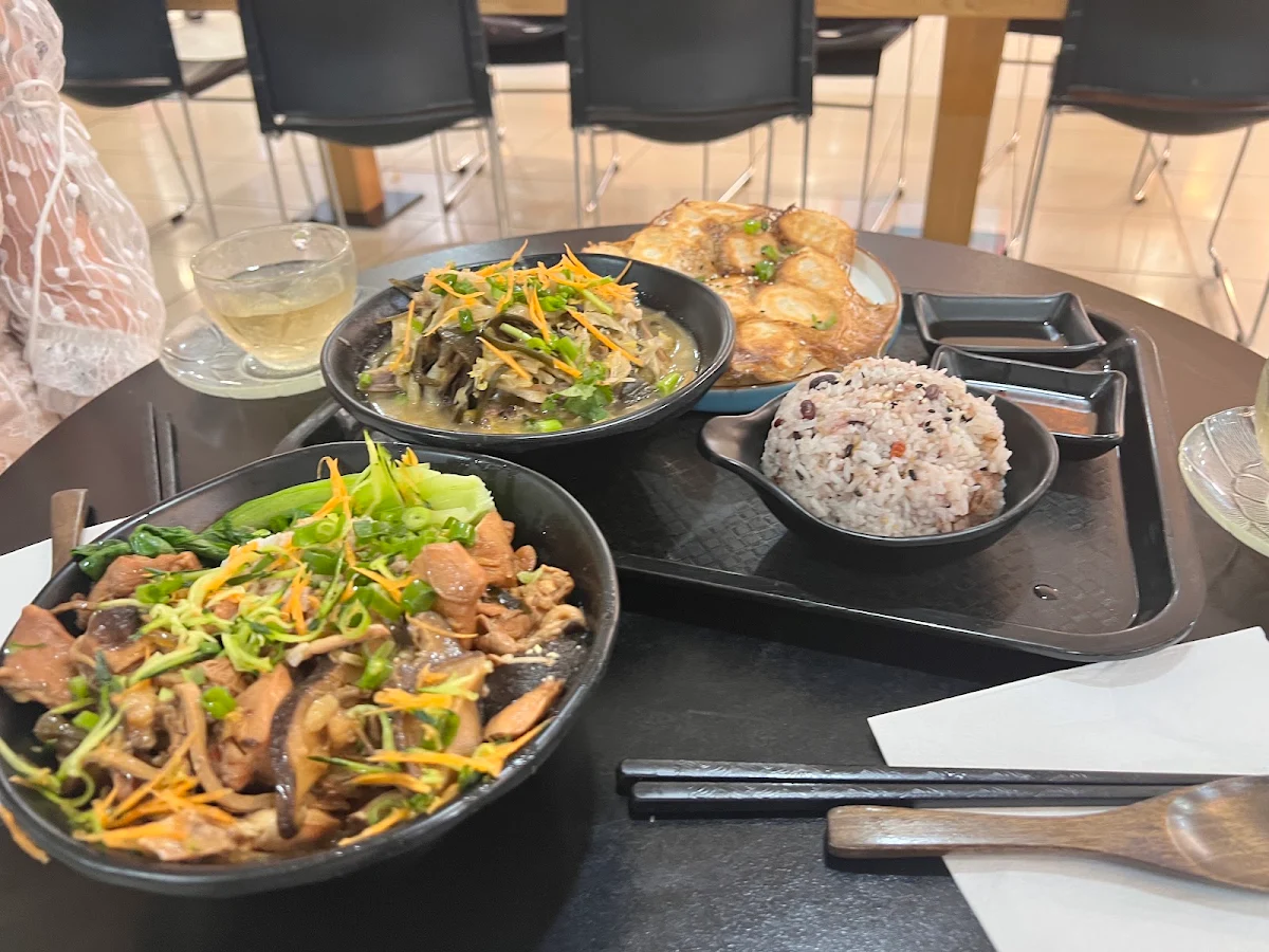 Highlights, MISS ZHOU’S DUMPLING’S